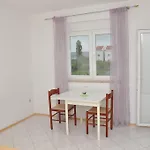 Smilja 公寓 Ljubač