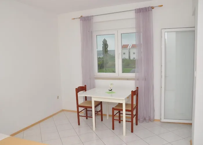 Smilja Lägenhet Ljubač